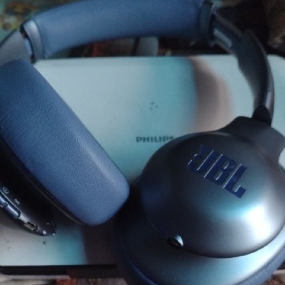 - JBL Everest Elite 750NC Blue Wireless Headphones NWOT - Picture 1 of 4